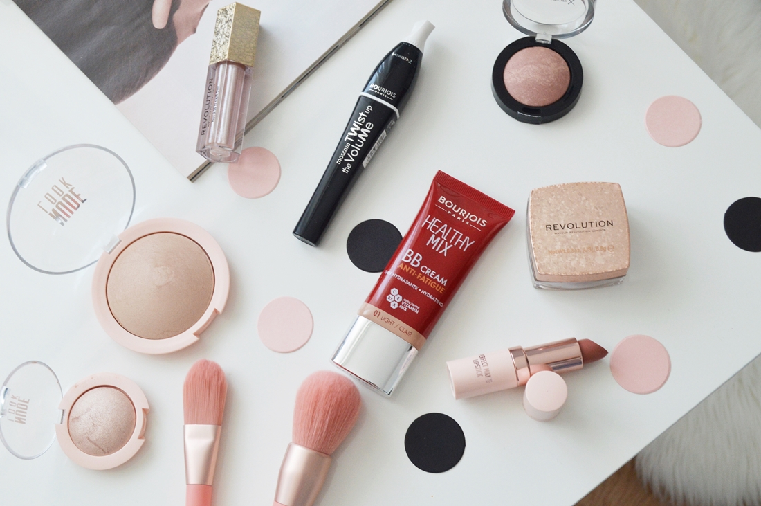 kosmetyki na lato, lekki makijaż puderek.com.pl